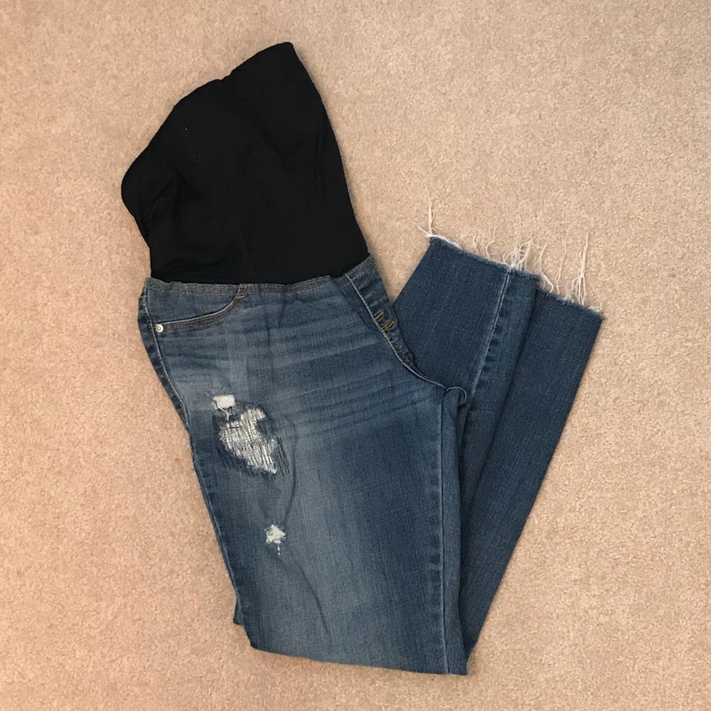 Distressed maternity skinny jeans